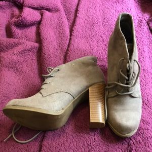Gray Heeled Oxfords